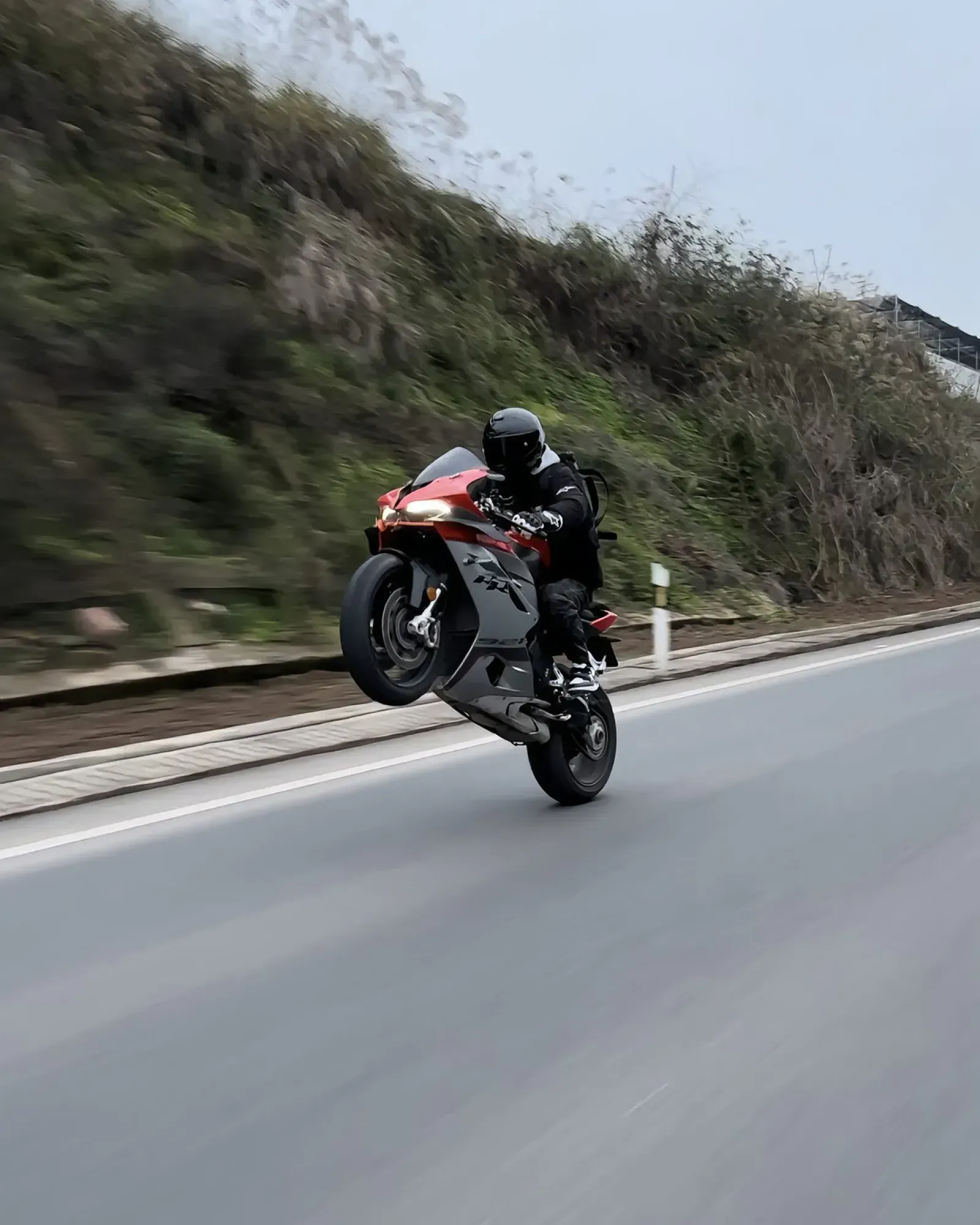 SRK 921 RR thumb 3